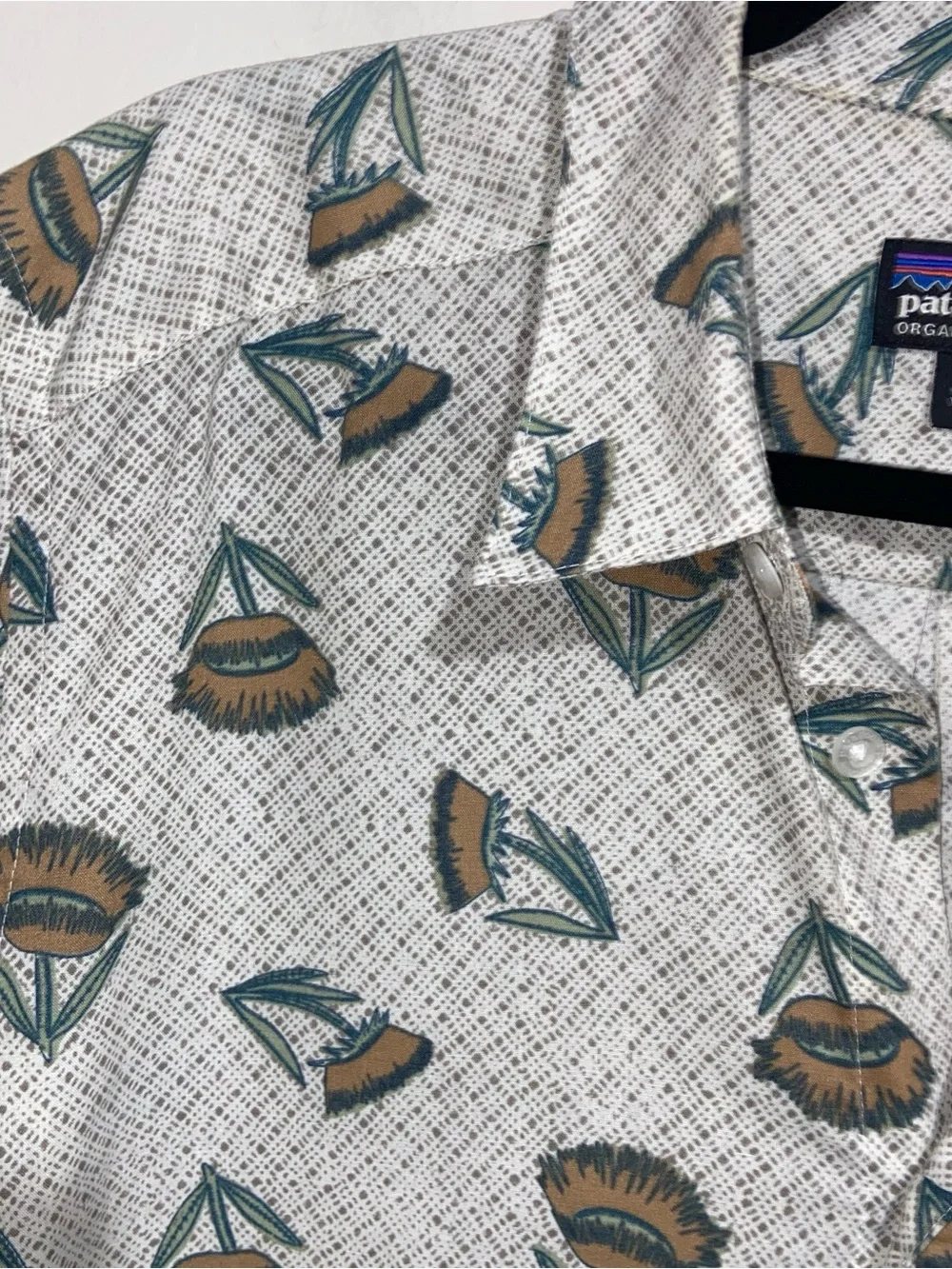 Patagonia Shirt Mens Medium Summer Plant Wool White Go To Organic Cotton Button